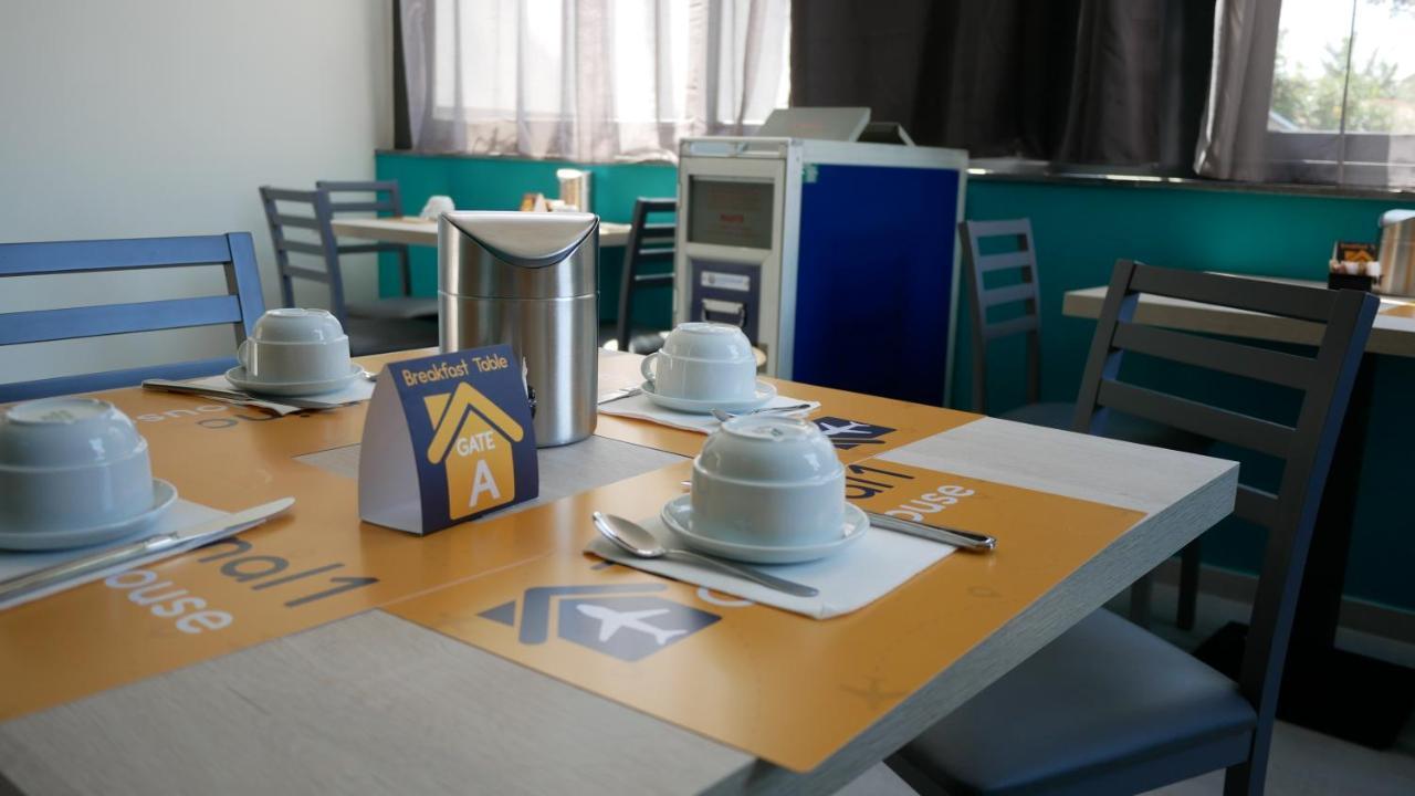Terminal 1 Guest House Napels Buitenkant foto
