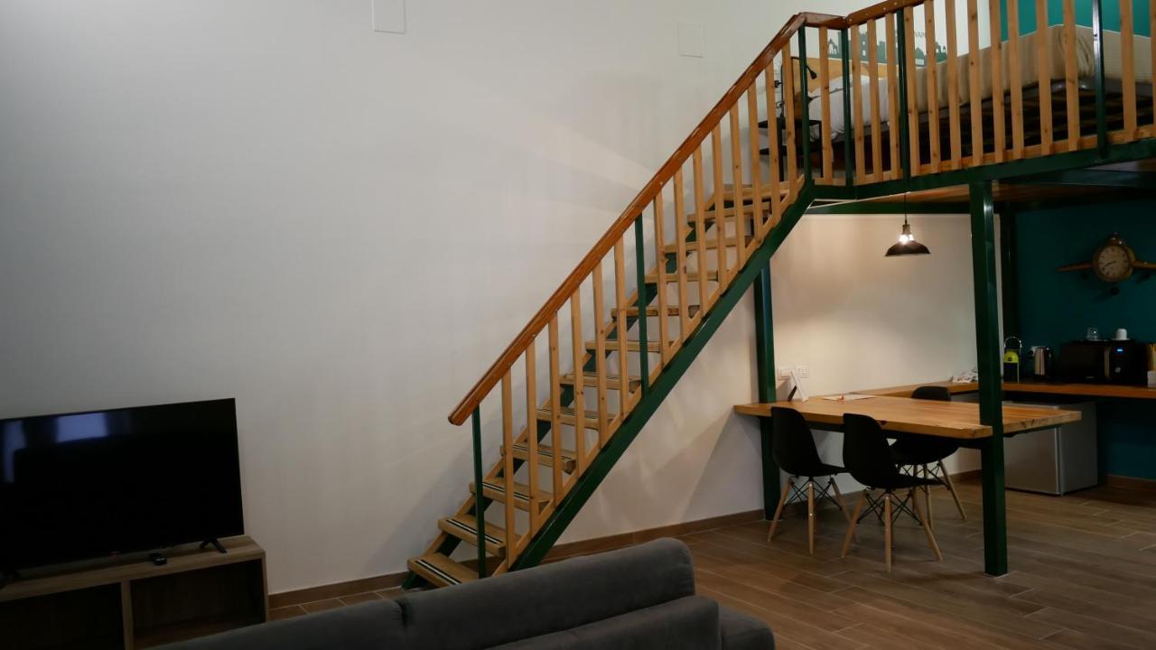 Terminal 1 Guest House Napels Buitenkant foto
