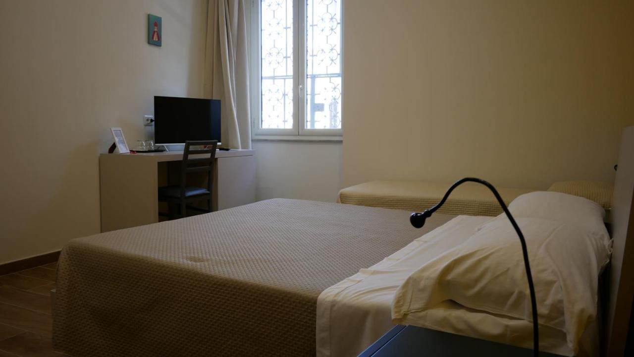 Terminal 1 Guest House Napels Buitenkant foto
