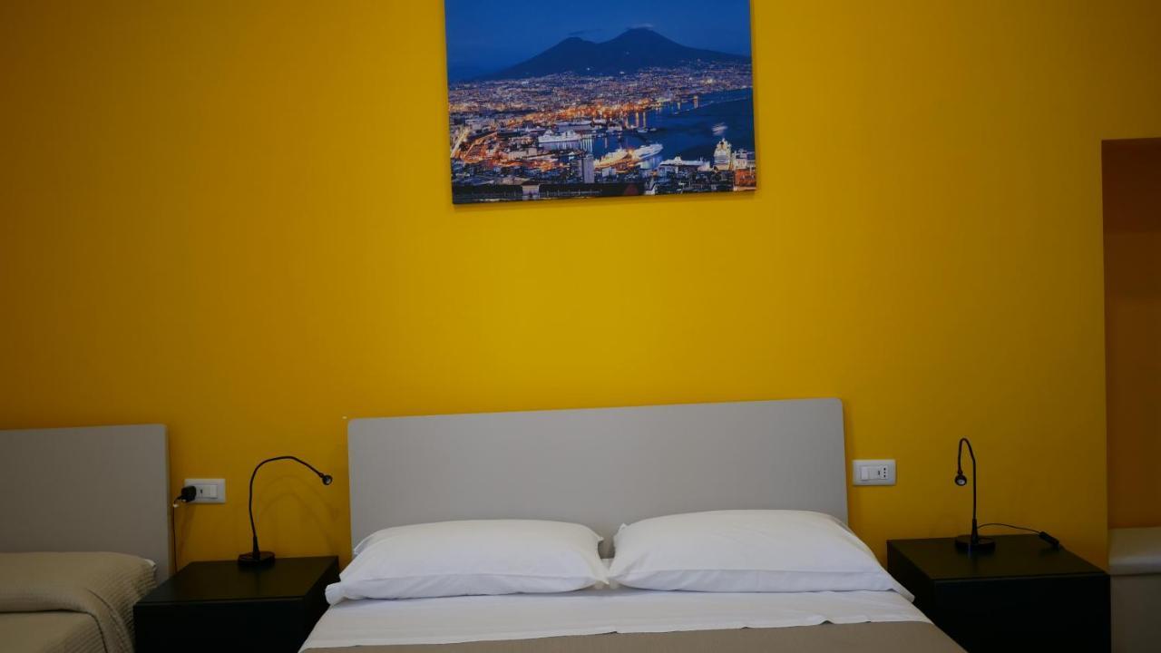 Terminal 1 Guest House Napels Buitenkant foto