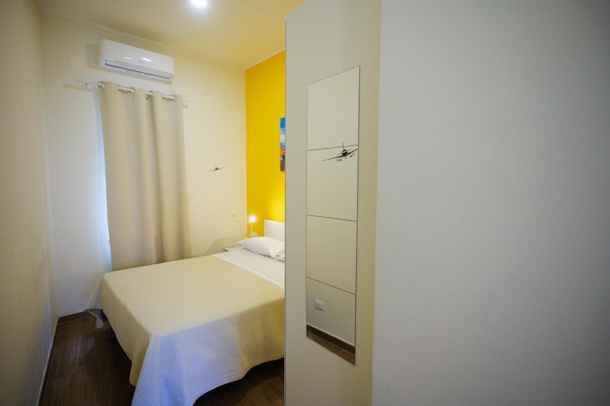 Terminal 1 Guest House Napels Buitenkant foto